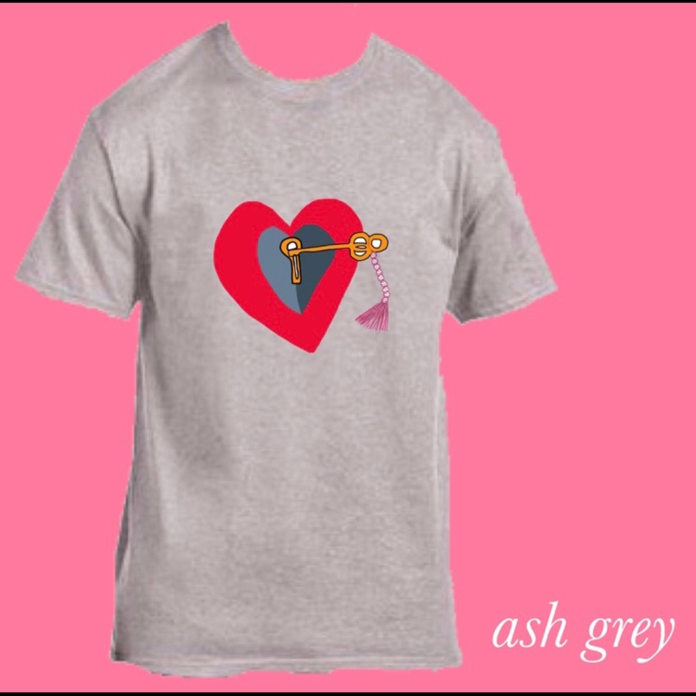 Fashion Custom Handmade Heart Keyed In T-shirts - Picture 3 of 11